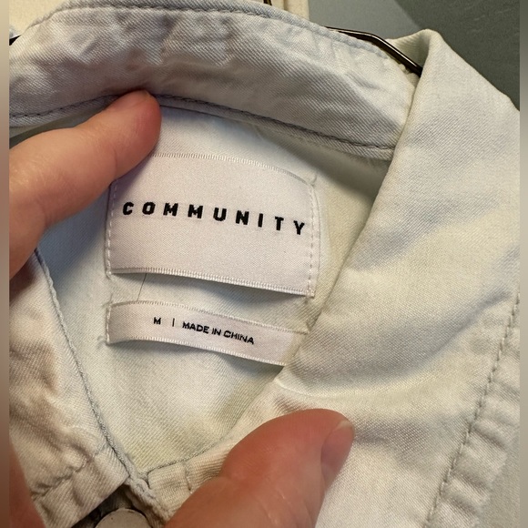 Aritzia - COMMUNITY brand, oversized button-up - Picture 3 of 5